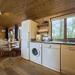 Buzzard Lodge With Hot-Tub