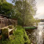 Buzzard Lodge With Hot-Tub