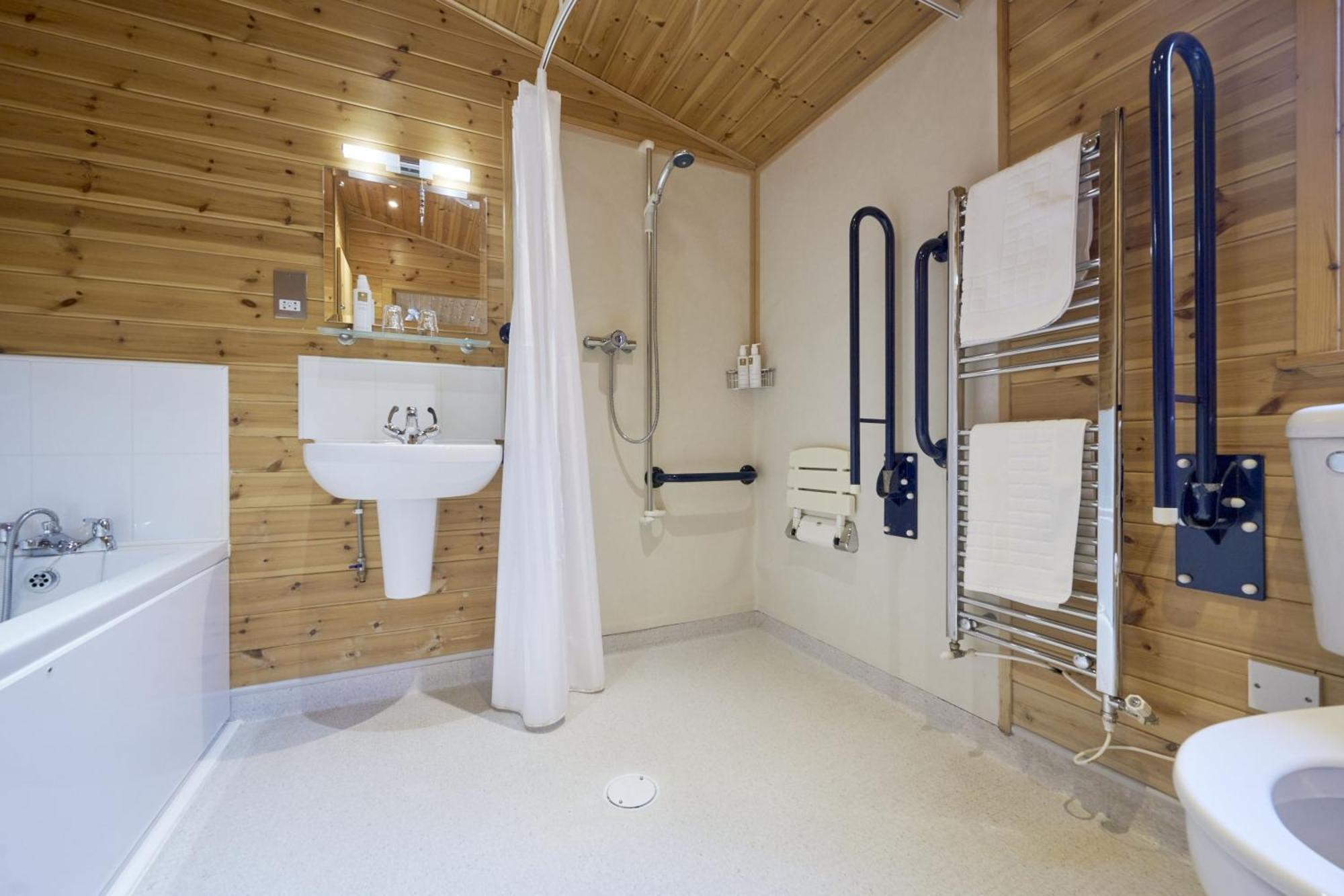 Holiday home Buzzard With Hot-tub