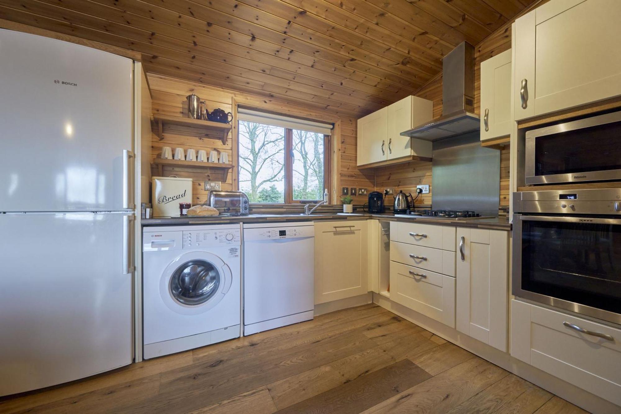 Holiday home Buzzard With Hot-tub