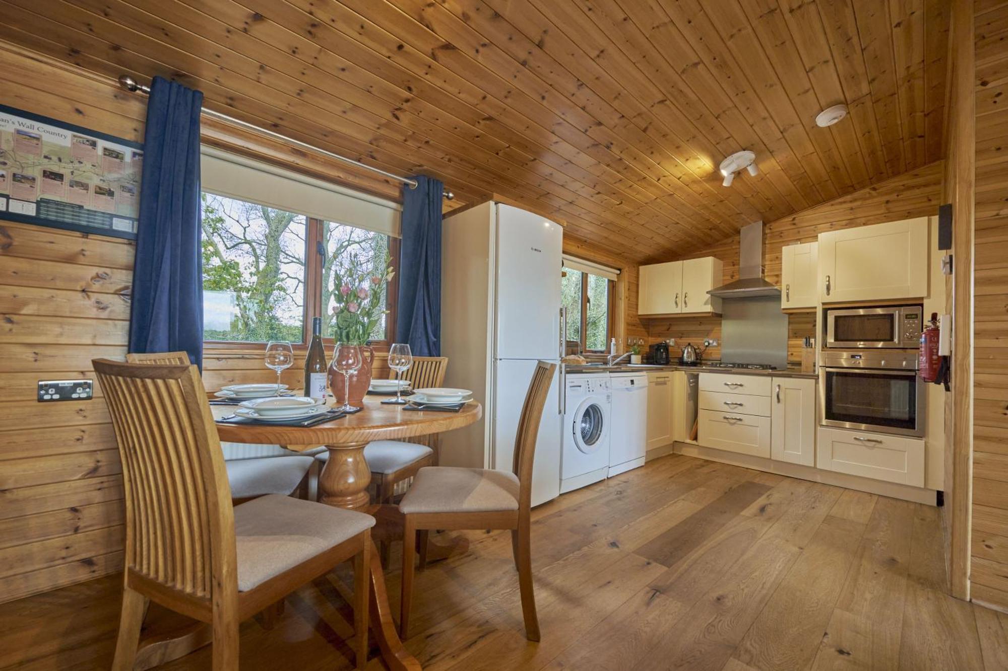 Holiday home Buzzard With Hot-tub
