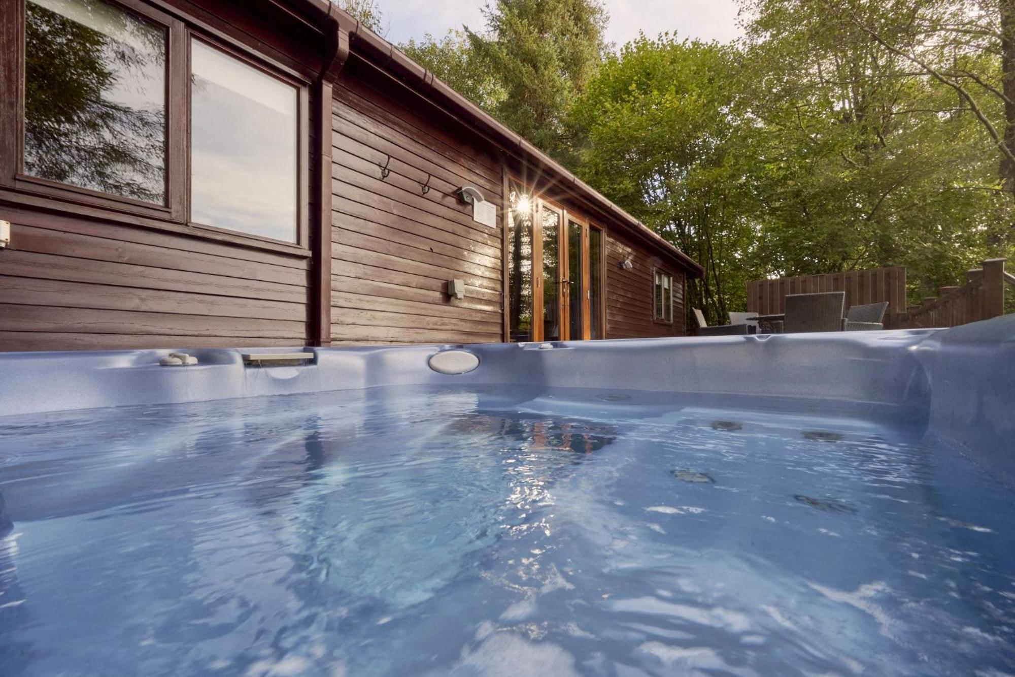 Holiday home Buzzard With Hot-tub